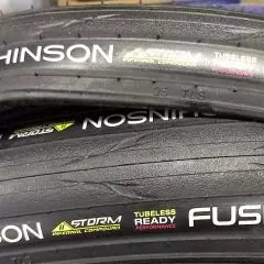 PART 1 – HUTCHINSON FUSION 5 ROAD TUBELESS-READY TIRE