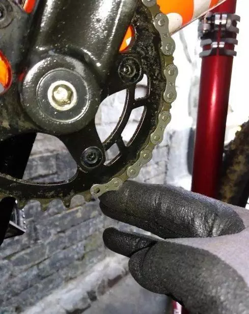 no chain on the bike