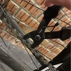 What Is A Cycling Master Chain Link, and How Do I Remove It?