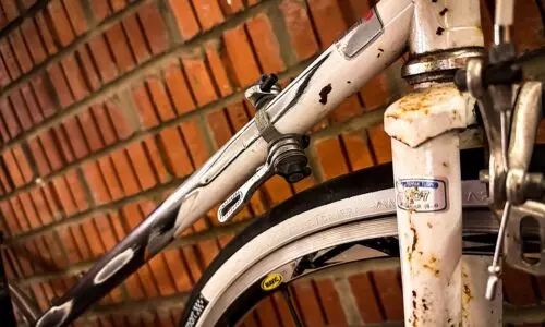 Revamping Your Retro Ride: A Step-by-Step Guide to Upgrading an Old Bike with Modern Components