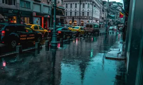 Is It Safe To Ride On A Wet Pavement?