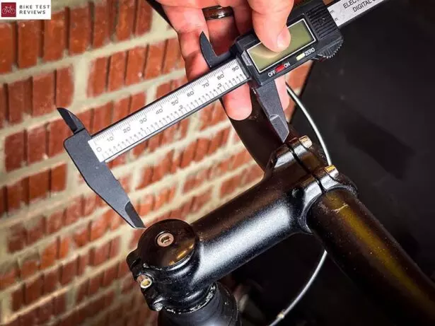 How do you measure discount stem length on a bicycle