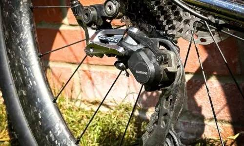 What’s A Clutch Derailleur And Do You Need One?