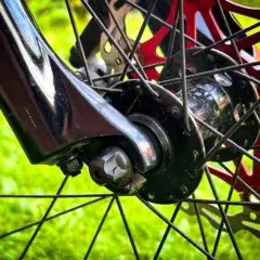 Quick Release Vs Thru Axle: Understanding the Pros and Cons